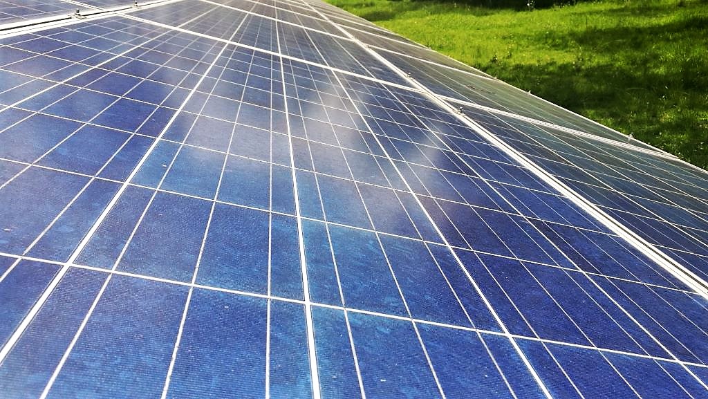 Museli vypnúť fotovoltické elektrárne. V Česku hrozil výpadok prúdu